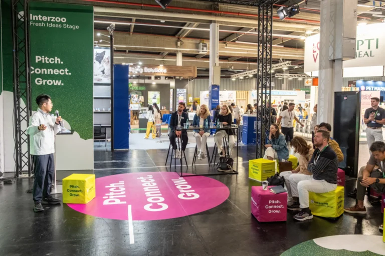 Pitch at the Fresh Ideas Stage with jury and audience in the trade fair hall